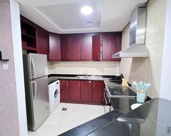 Cosmos Living Discovery Gardens Sleeps 4 - Dubai - Kitchen