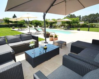 Apartment Le Mas des Trois Anges-3 by Interhome - Potelières - Patio