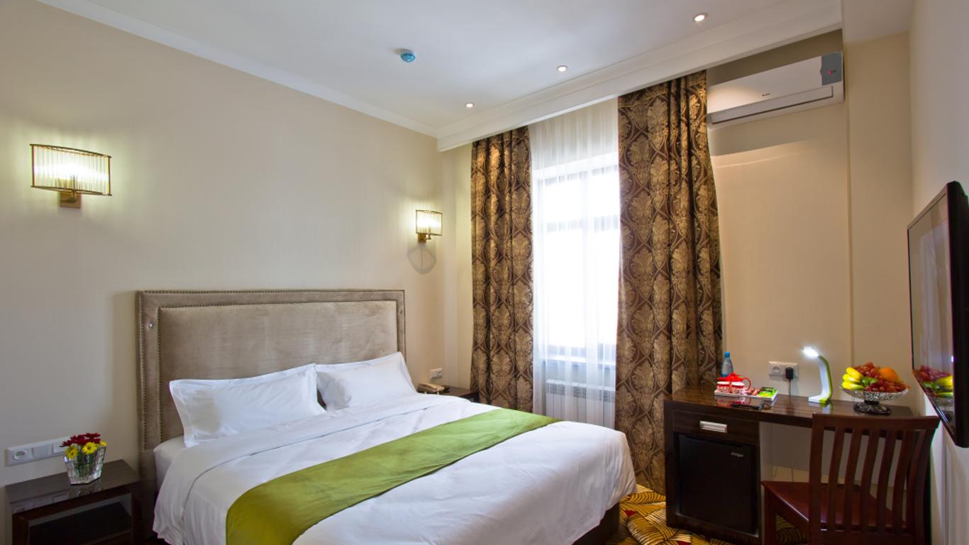 Garden Hotel