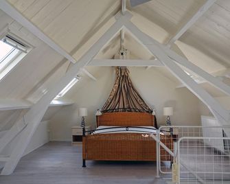 Special 5 persons holiday home, footpath to the beach, wifi. - Scharendijke - Habitación