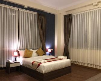 Hotel Ks - Mawlamyaing - Schlafzimmer