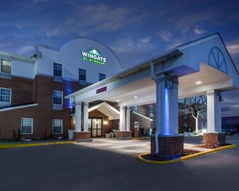 Wingate by Wyndham Roseville/Detroit - Roseville - Gebouw