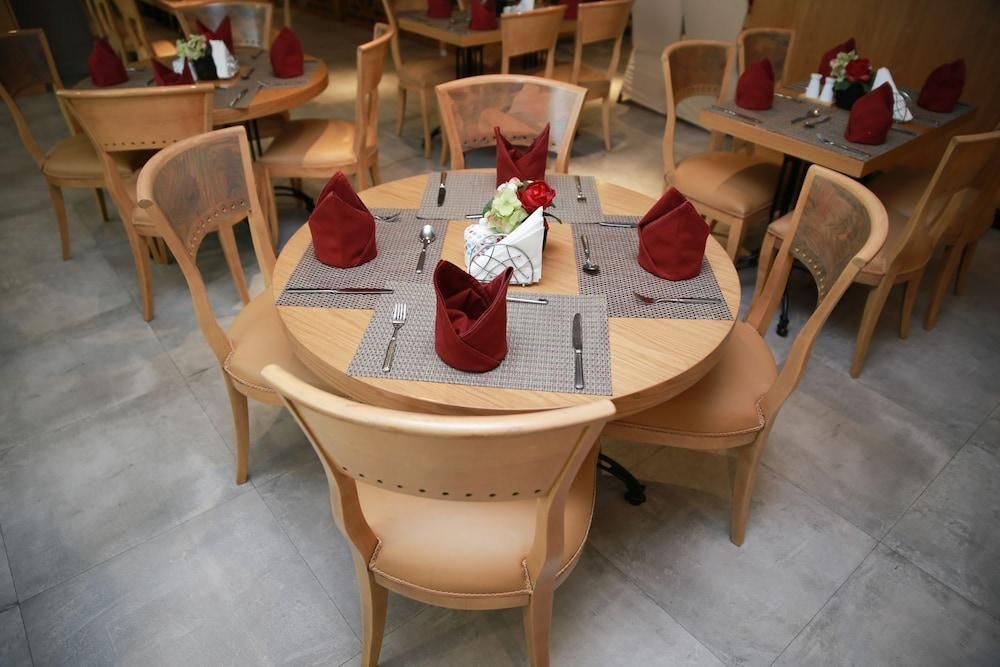 فندق فرساي دبي