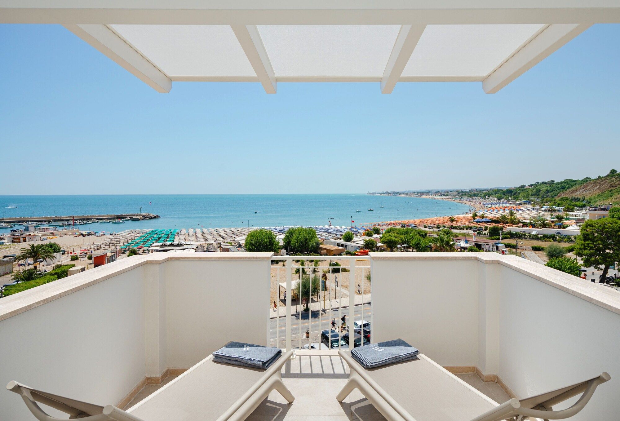 فيو بليس آند سبا