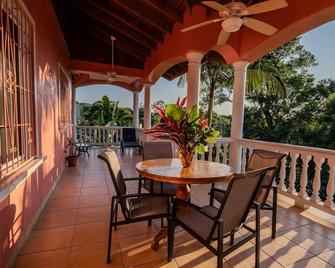 Seaside Inn Roatan - West Bay - Balkong