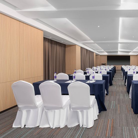 Holiday Inn Express Qingdao Hongdao Station By IHG image 1