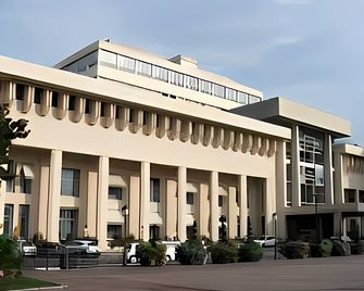 Authentic by Balladins, Le Carré d'Aix - Aix-les-Bains - Edificio
