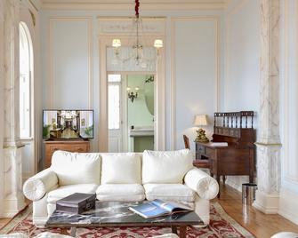 Palacete Chafariz Del Rei - by Unlock Hotels - Lisbon - Living room