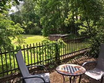 Large vacation apartment Alter Bahnhof Gamburg in vintage industrial style - Werbach - Balcony