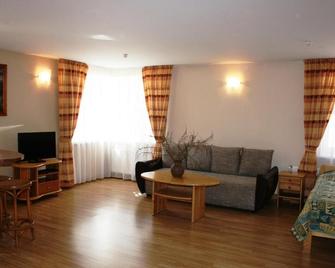 Apartamenti Kurshi - Jurmała - Pokój dzienny