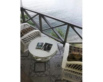 Tranquil and Peaceful Parlatuvier - Castara - Kuchnia