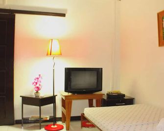 St Nicolas Inn Cdo City Center - Cagayán de Oro - Servicio de la habitación