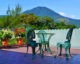 Hotel Oasis - San Salvador - Patio