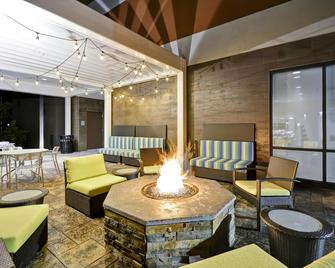 Home2 Suites by Hilton Oswego - Oswego - Patio