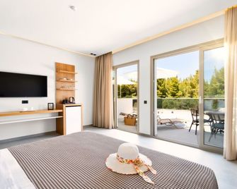 Chrousso Village - Palioúrion