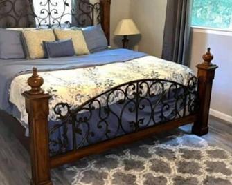 Charming Downtown Home on 5th street - Midlothian - Habitación