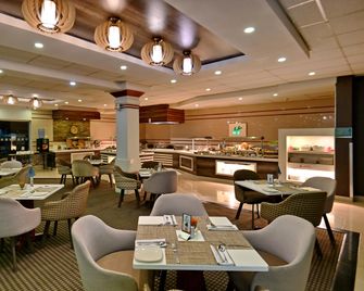 Holiday Inn Bulawayo By IHG - Bulawayo - Restaurace