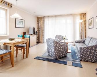 Dünenpark Binz - Komfort Ferienwohnung mit 1 Schlafzimmer und Terrasse im Erdgeschoss 102 - Binz - Soggiorno