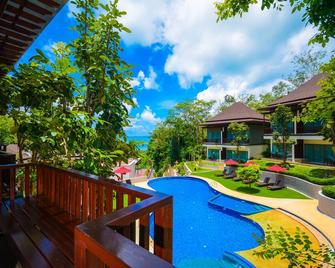 Crystal Wild Resort Panwa Phuket - Wichit - Svømmebasseng