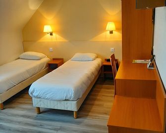 Logis Hôtel Saint Paul - Vivy - Slaapkamer