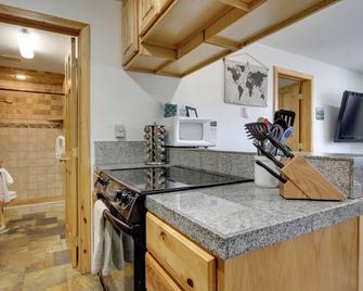 Modern Mountain-View Condo at Big Sky Resort! - Big Sky - Kuchnia