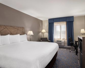 Baymont by Wyndham Waukesha - Waukesha - Slaapkamer
