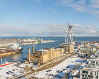 Sea Towers, Sun & Snow - Gdynia