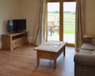 1 bedroom accommodation in Alkham, near Dover - Dover - Living room