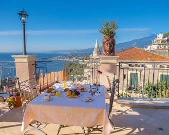 Casa Turchetti - Taormina - Balcón