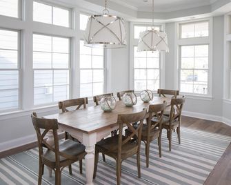 Oceanside Coastal Dream Home w/ Pool - walk to everything! Beach Haven on 2nd St - Beach Haven - Dining room
