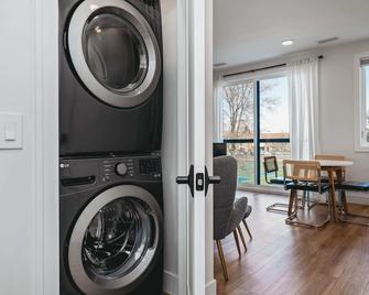 Downtown Traverse City Apartment near West Bay - Traverse City - Laundry facility