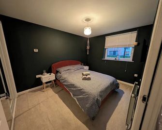 PetFriendly 1BedApt - 5 Min from beach Aberdeen - Aberdeen - Habitación