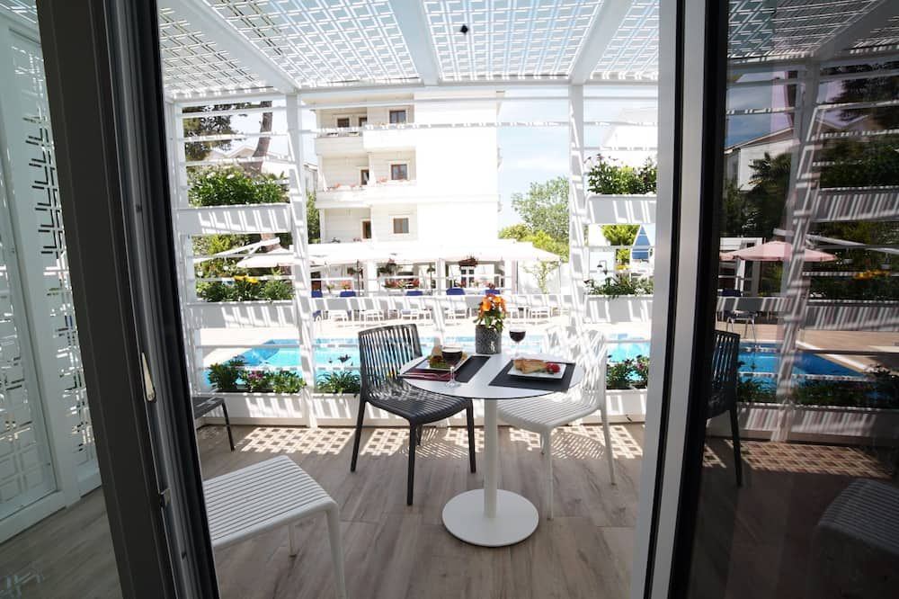 أسكوت هوتل بويوكادا - اسطنبول - شرفة