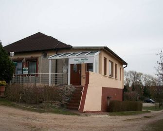 Single room + extra bed (GR 2) - Haus Mellin - Neubrandenburg - Gebouw