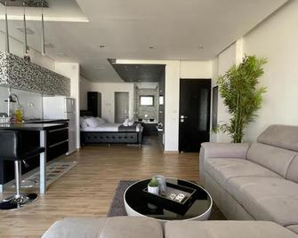 Love Eilat Plus Balcony - Ейлат - Вітальня