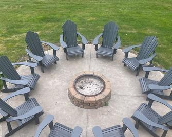 Xanadu a Premier Vacation Rental Located on Fair Haven Bay - Fair Haven - Patio