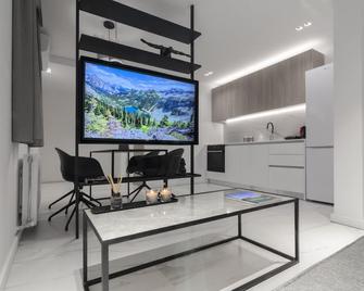 Heritage Boutique Apartments - Athens - Living room