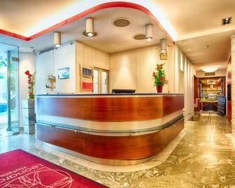 Leonardo Hotel München City West - Múnich - Recepción