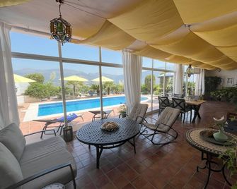 Luxury villa with great views - private pool - large winter garden - Viñuela - Piscina