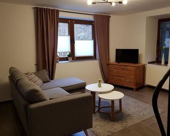 Ferienwohnung im Brohlbachtal - 2-bett-ferienwohnung Dusche/wc - Kaisersesch - Вітальня