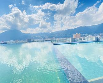 Amanek Inn Beppu - Беппу - Басейн