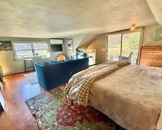 3 BD+Den, 2.5BA in Newfane Ski Mt.Snow or Stratton - Newfane