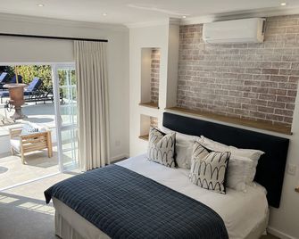 Les Chambres Guest House - 弗朗斯胡克 - 臥室
