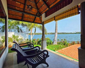 Vedic Village Retreat - Kochi - Balcony