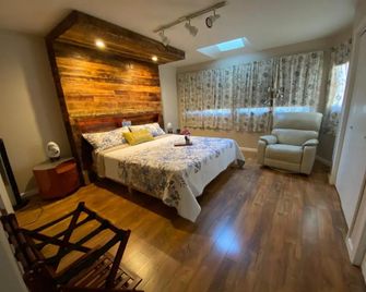 Trinity Escapes - Two Bedroom two bathroom full Apartment near airport - Anchorage