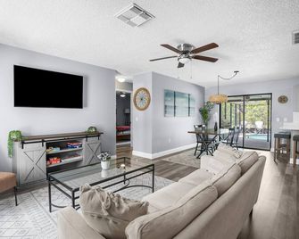 Adventure Coast Oasis - Heated Pool - Spring Hill - Soggiorno