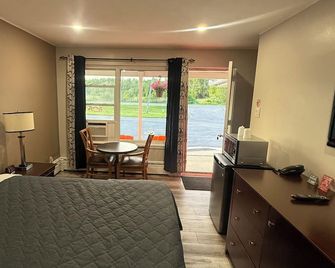 Nites Inn Motel - Cornwall