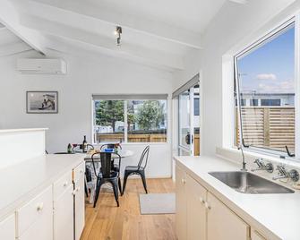Retreat by the Beach - Pauanui Holiday Home - Pauanui Beach - Bucătărie