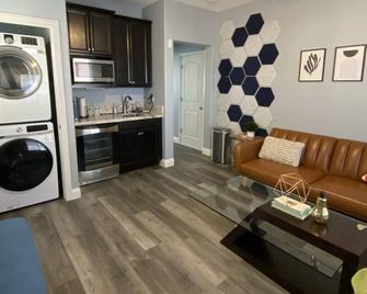 Entire cozy guest suite with private entry! - North Las Vegas - Kitchen