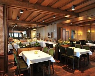 أوتل سنترال - Willingen - مطعم